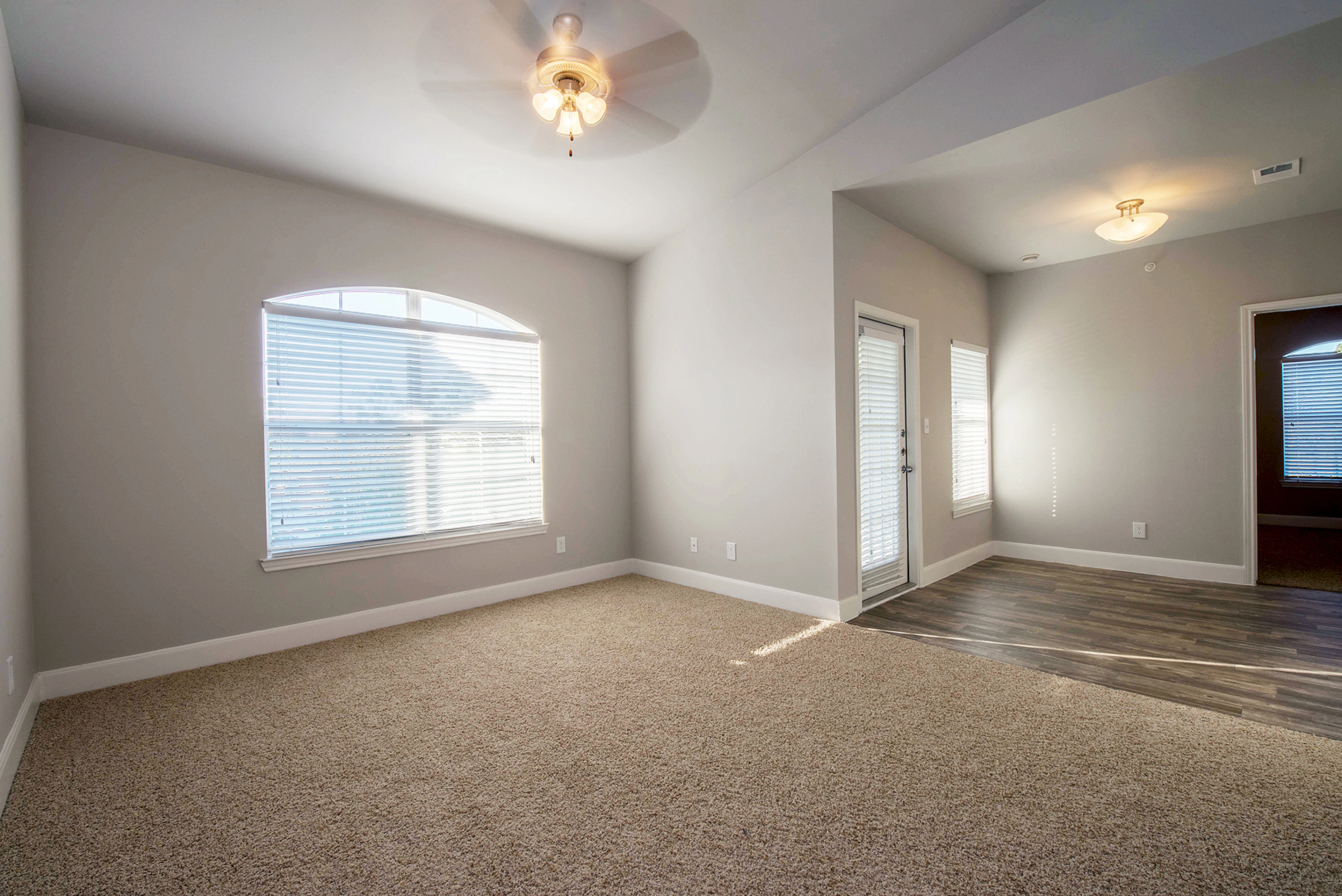 Interior de apartamento en The Cape, Tomball, TX.