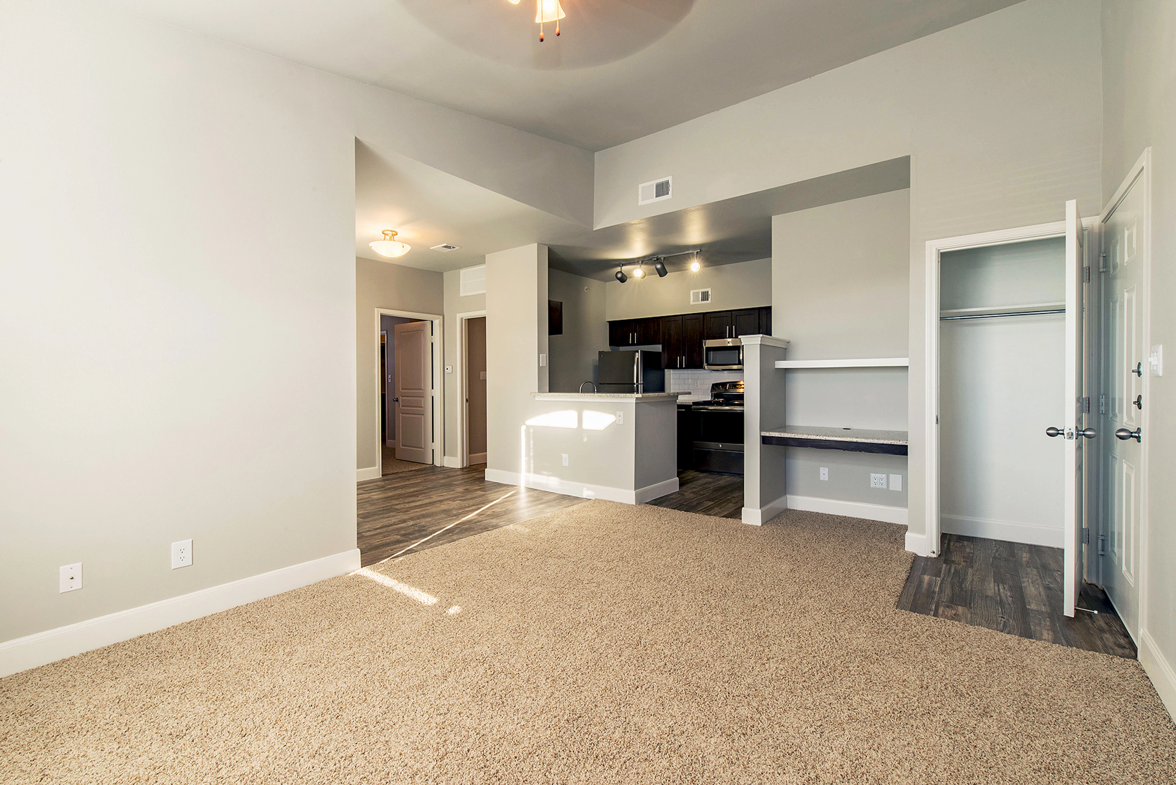 Interior de apartamento en The Cape, Tomball, TX.