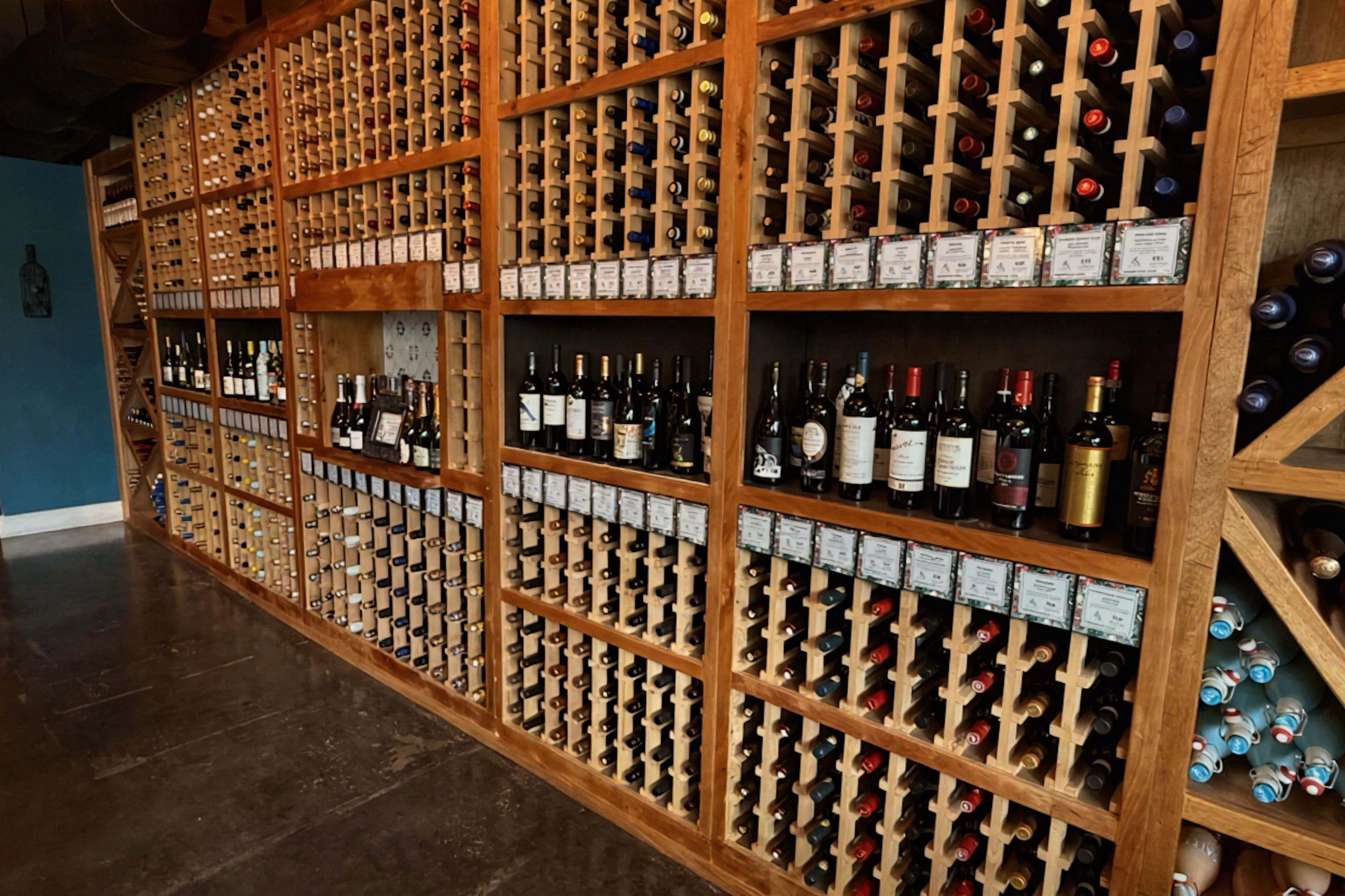 Discover Turquoise Wine Bar, a new wine bar opening in nearby The Woodlands this September. Perfect for a weekend outing.