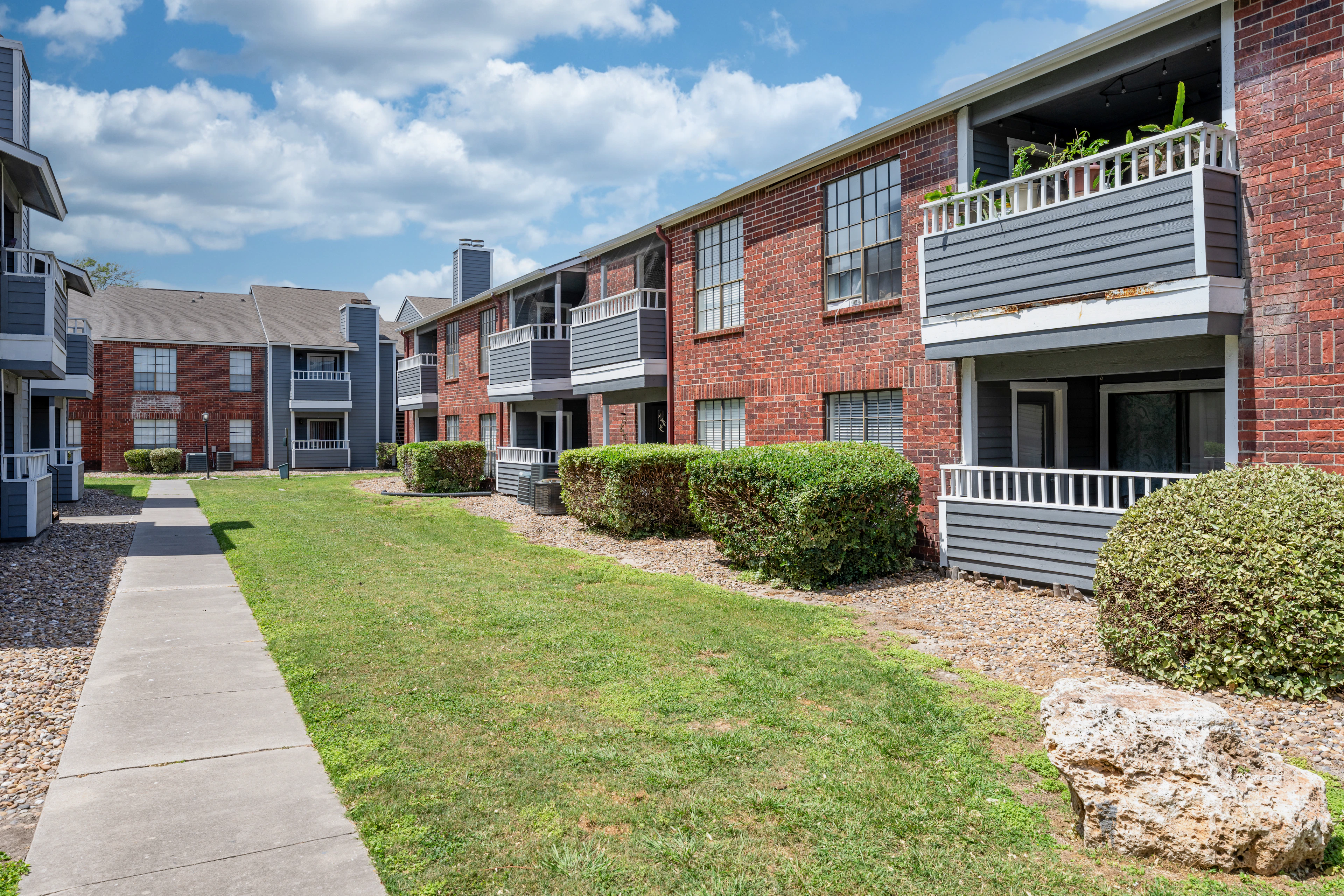 Limited time move-in specials at Chandler's Mill