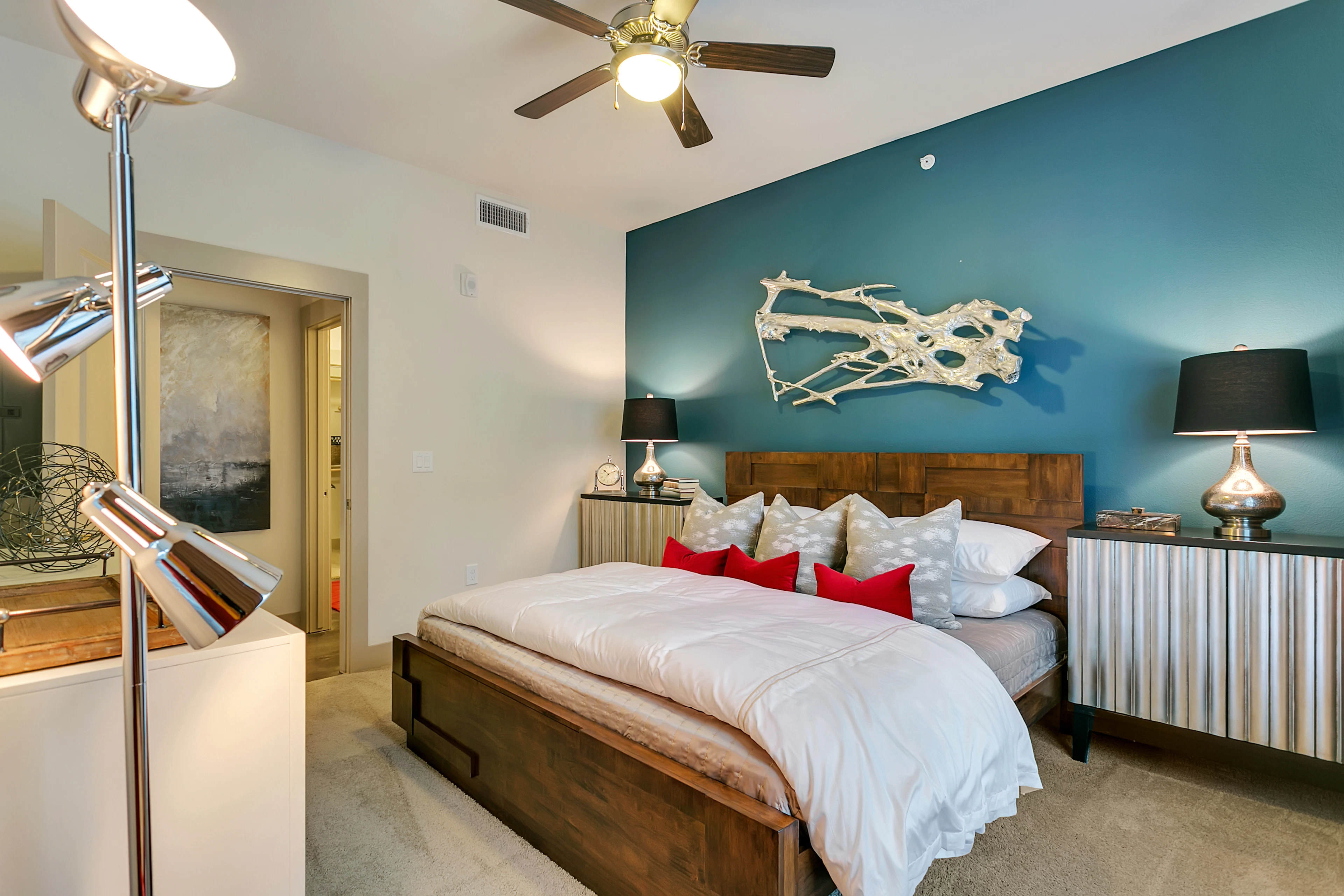 Interior de apartamento en Cayman Las Colinas, Irving, TX.