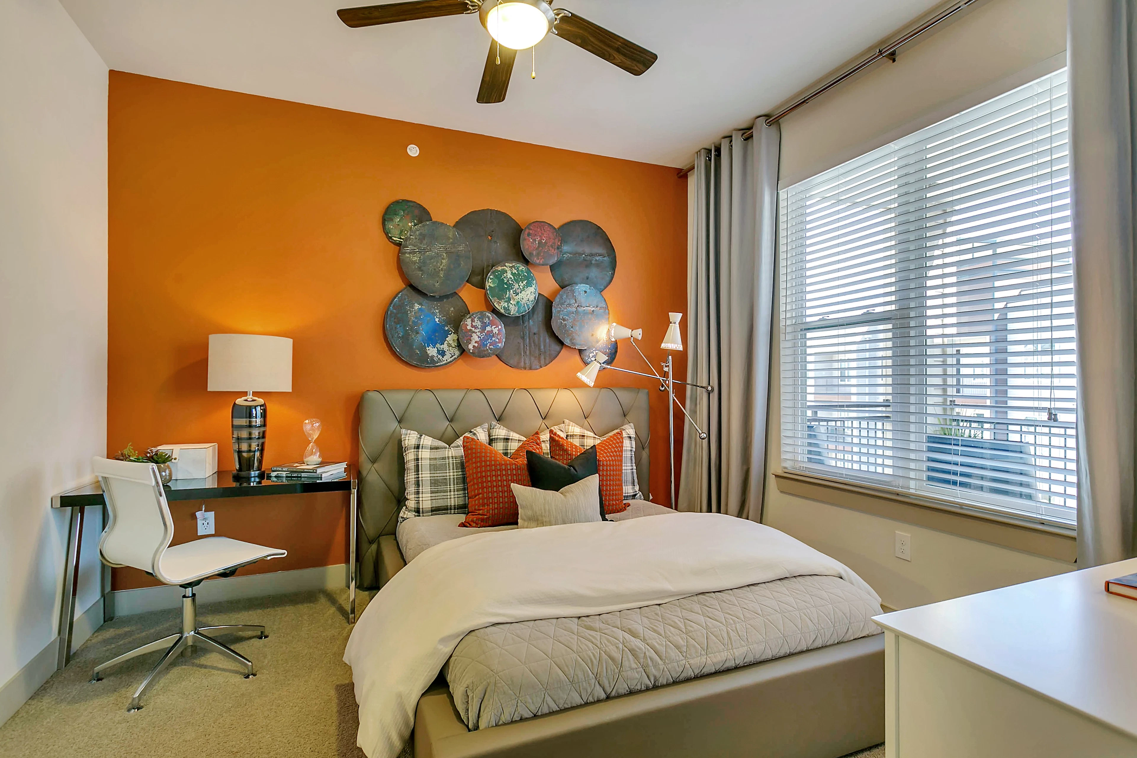 Interior de apartamento en Cayman Las Colinas, Irving, TX.