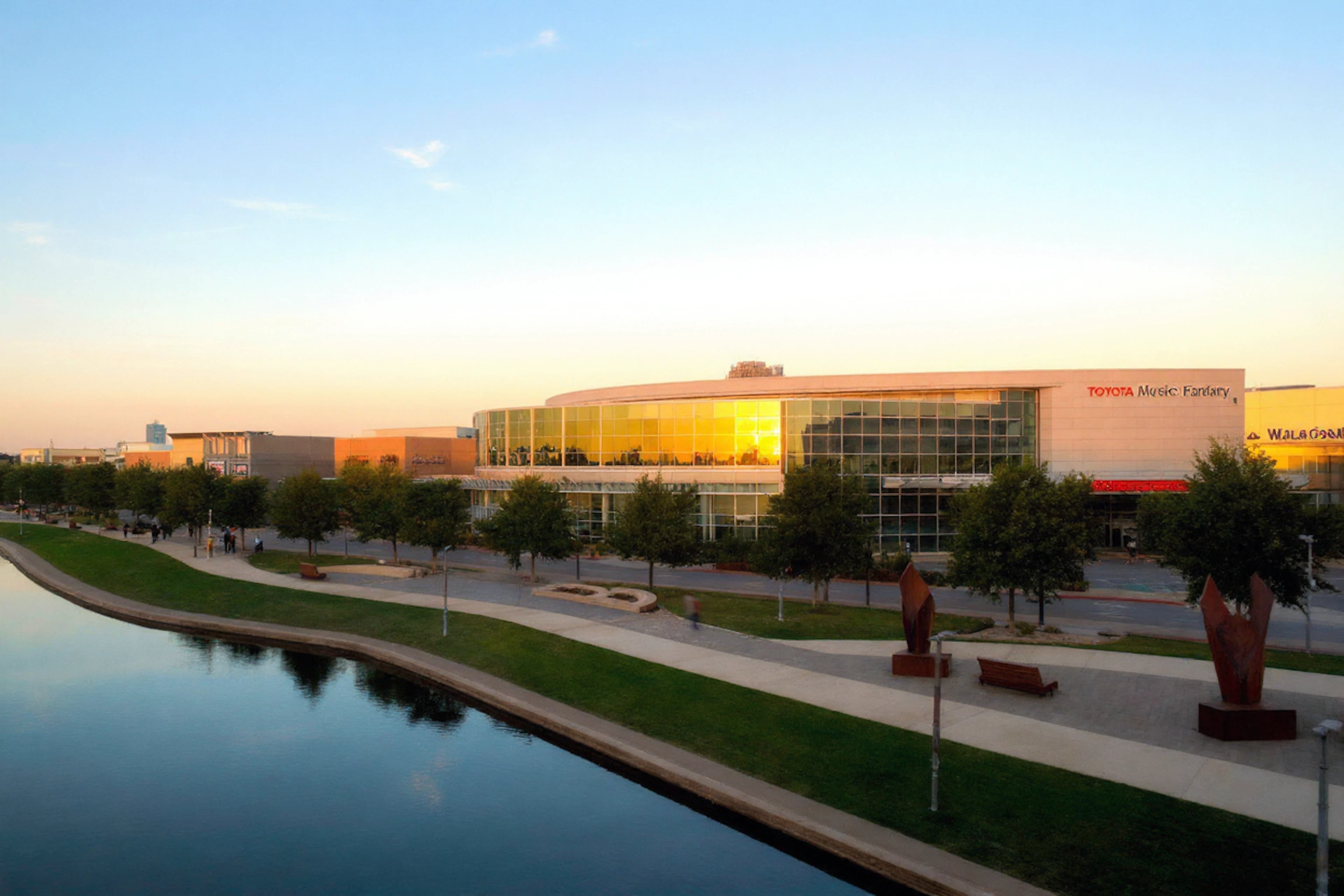 Irving Arts Center is a Smithsonian-affiliated cultural campus with free galleries open Tuesday through Saturday.