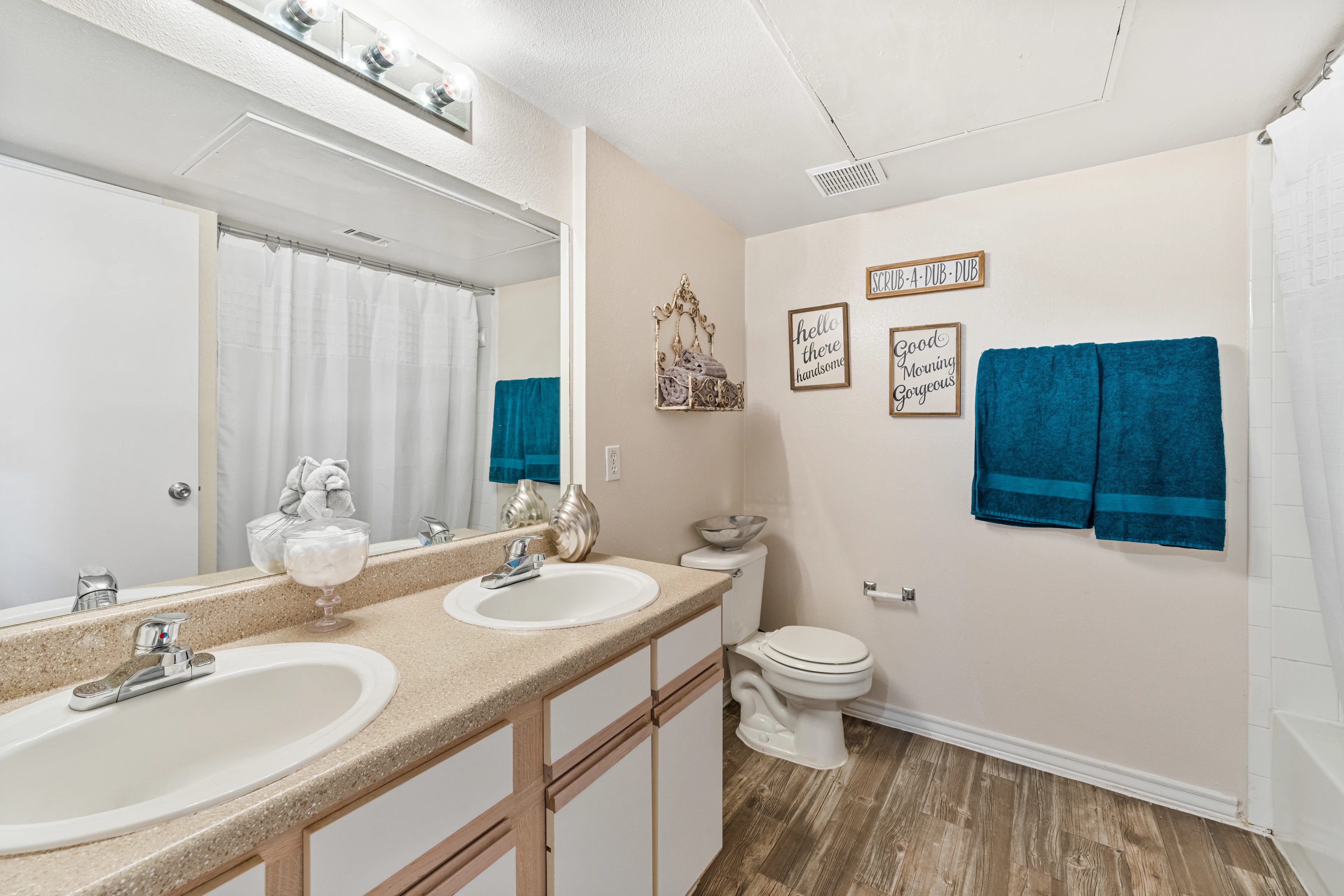 Crosswinds apartment interior in Corpus Christi, TX.