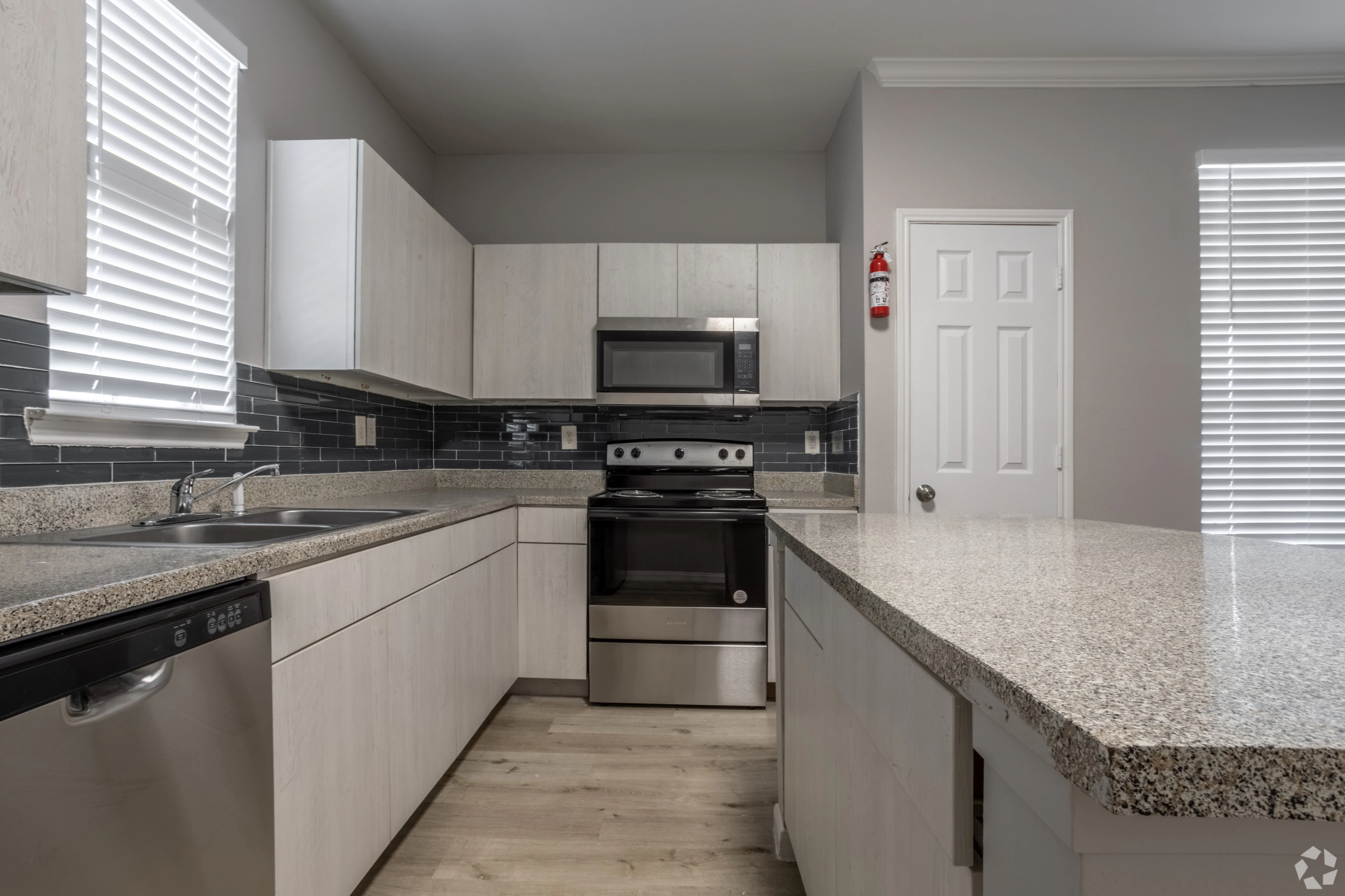 Interior de apartamento en Estates at Fountain Lake, Stafford, TX.