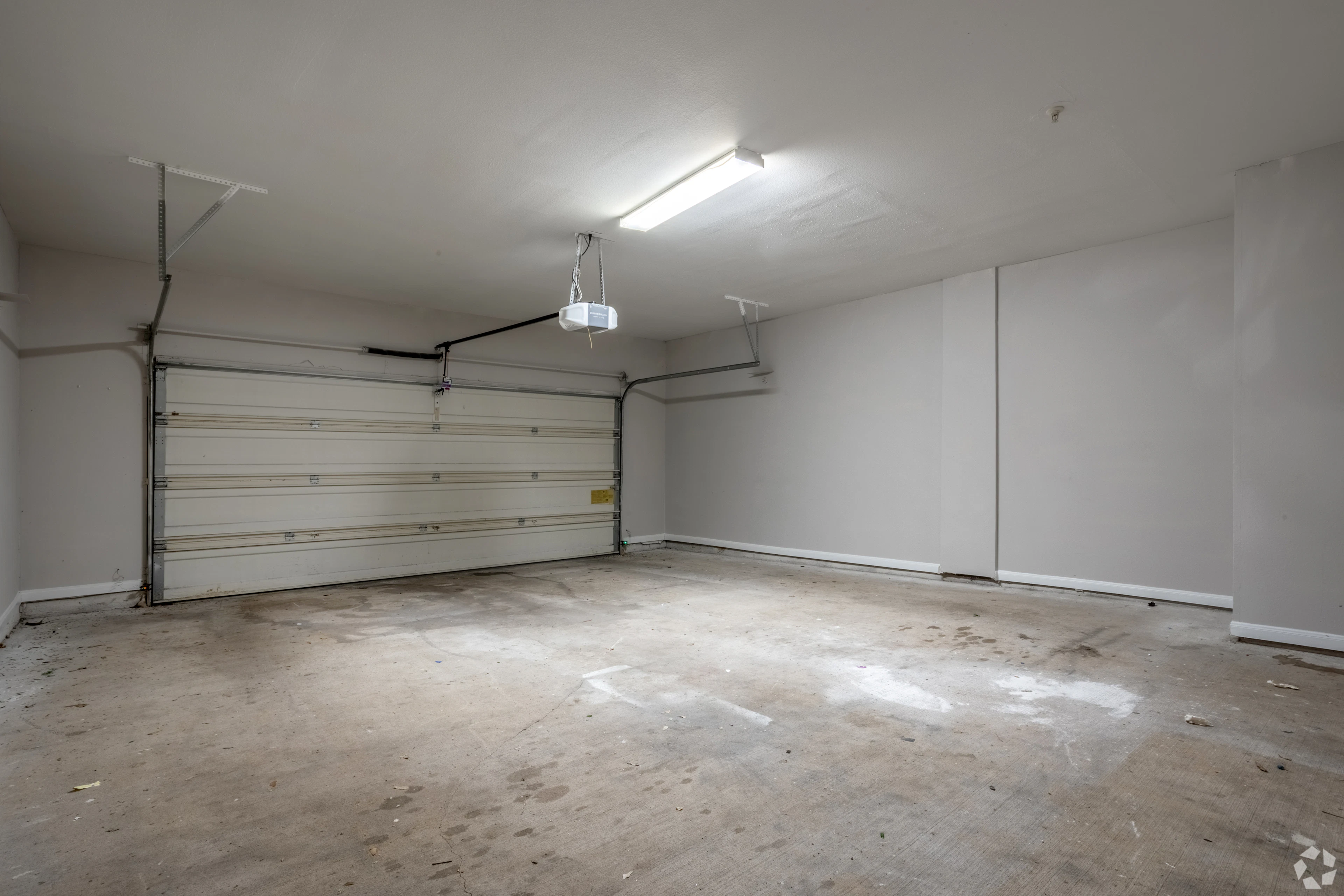 Interior de apartamento en Estates at Fountain Lake, Stafford, TX.