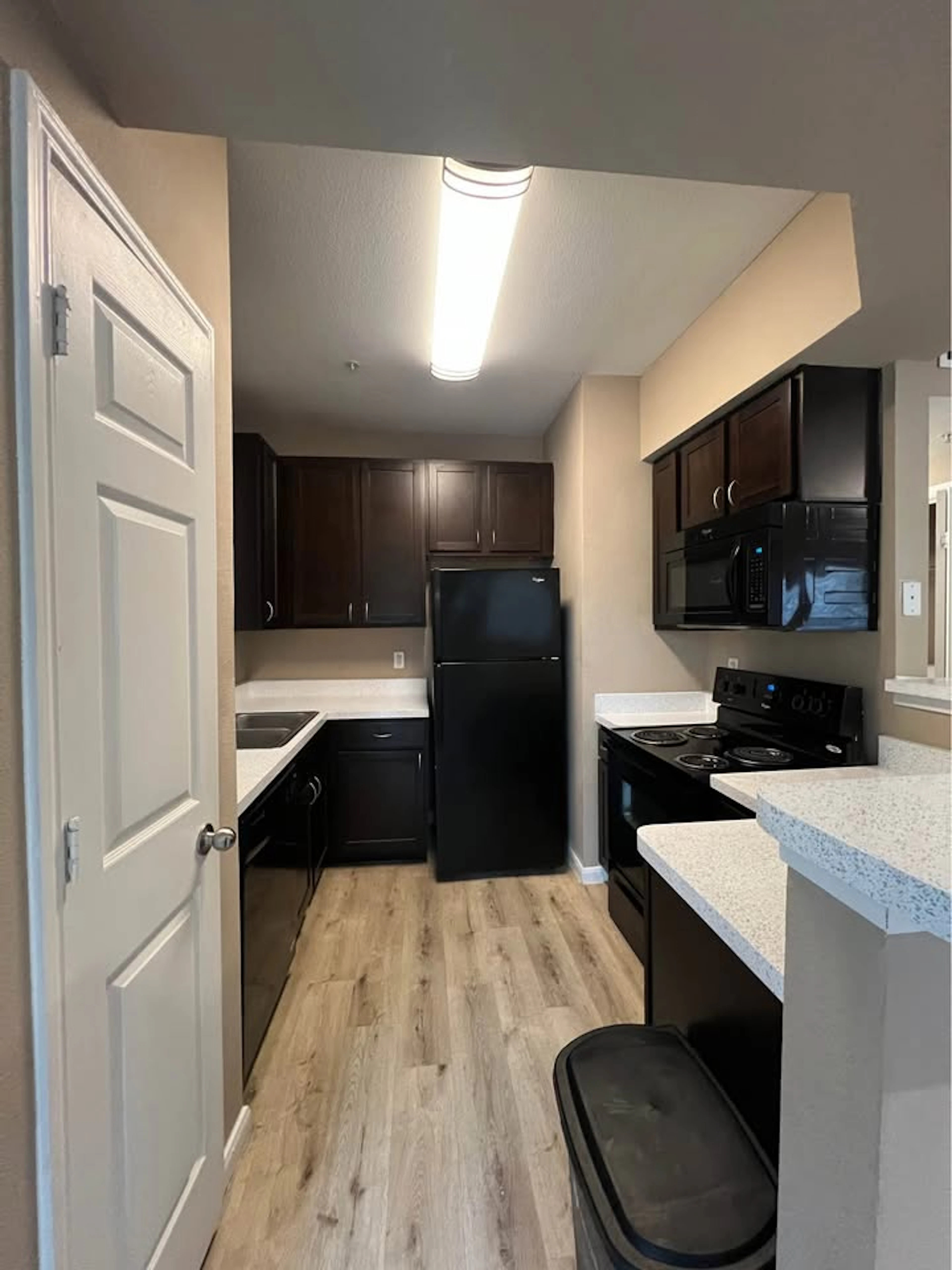 Interior de apartamento en Estates at Fountain Lake, Stafford, TX.