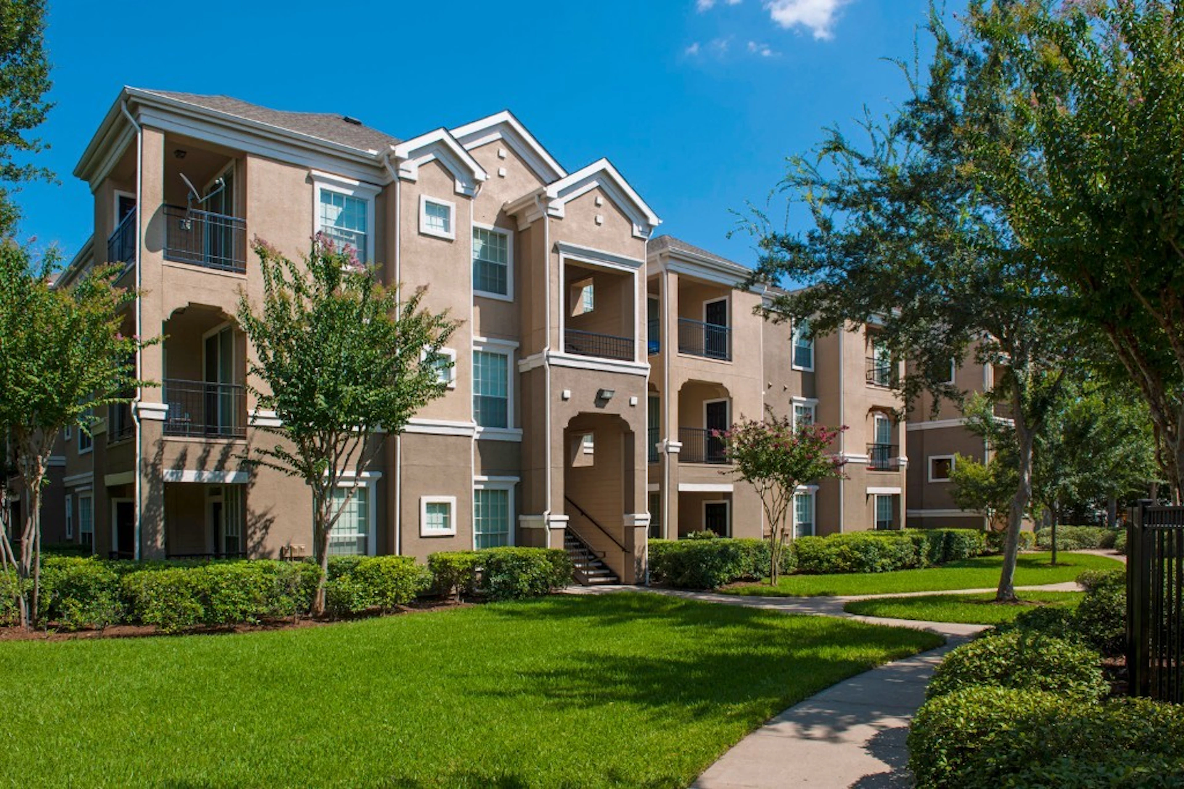 Estates at Fountain Lake community in Stafford, TX.