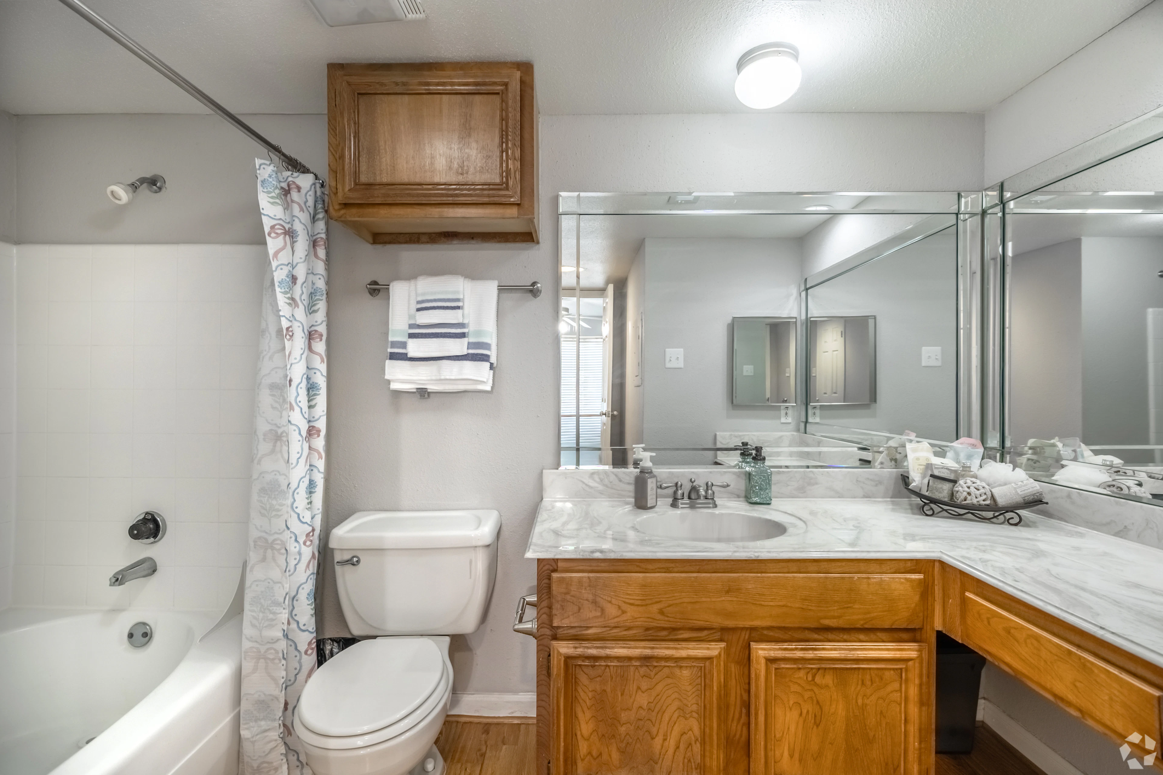 The Mansions of Shadowbriar apartment interior in West Houston, TX.