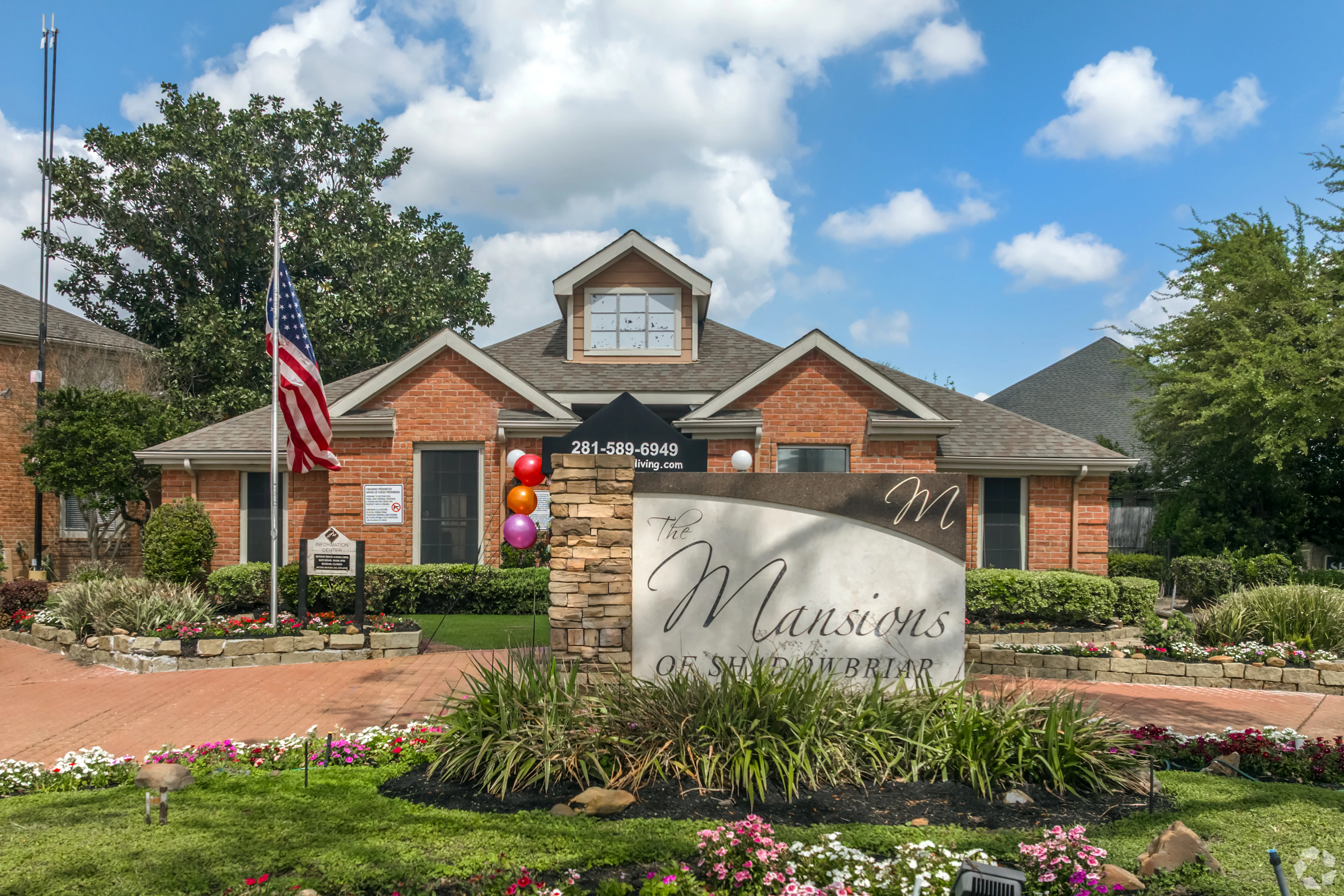 Comunidad de apartamentos The Mansions of Shadowbriar en el oeste de Houston, TX.