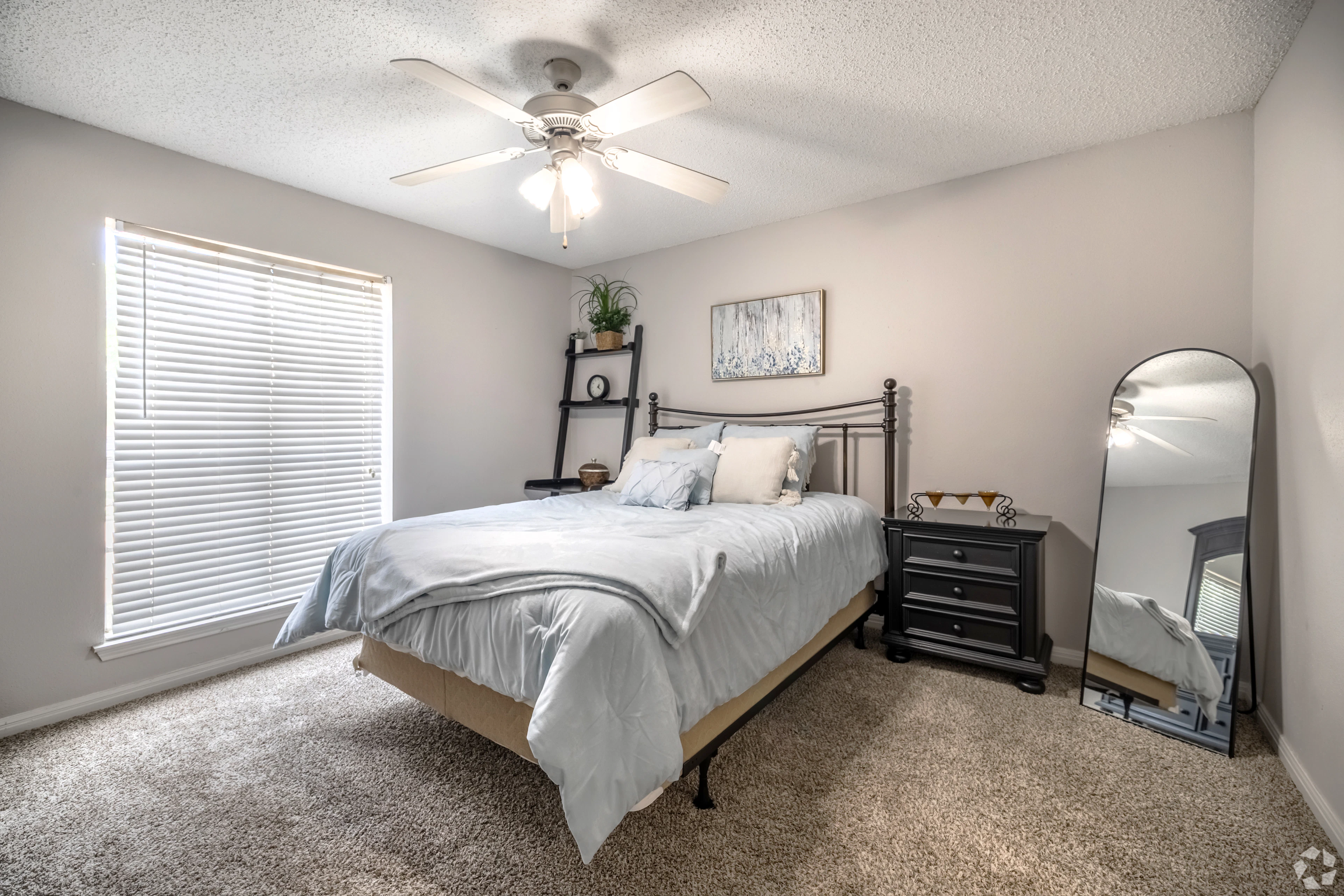 The Mansions of Shadowbriar apartment interior in West Houston, TX.