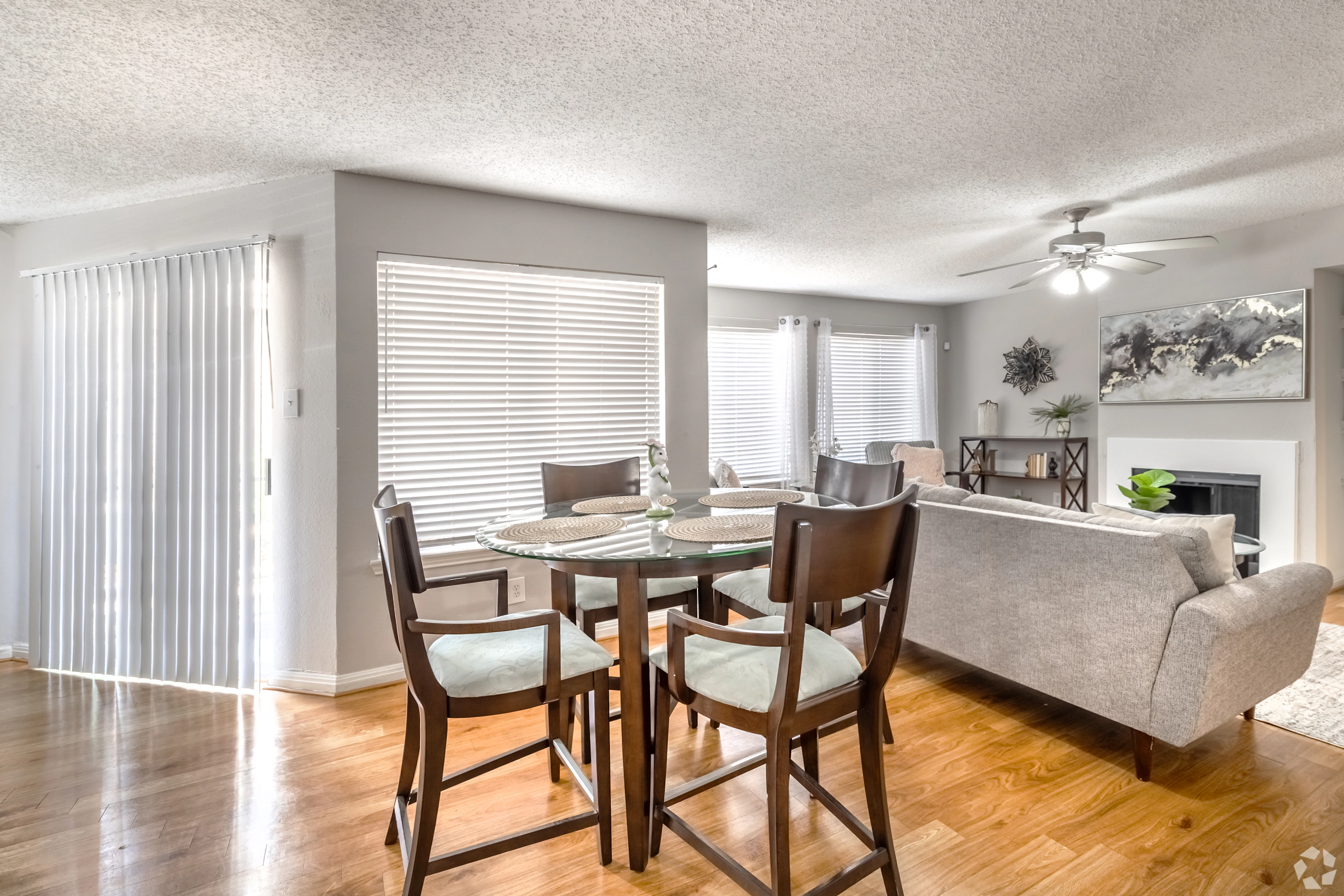 The Mansions of Shadowbriar apartment interior in West Houston, TX.