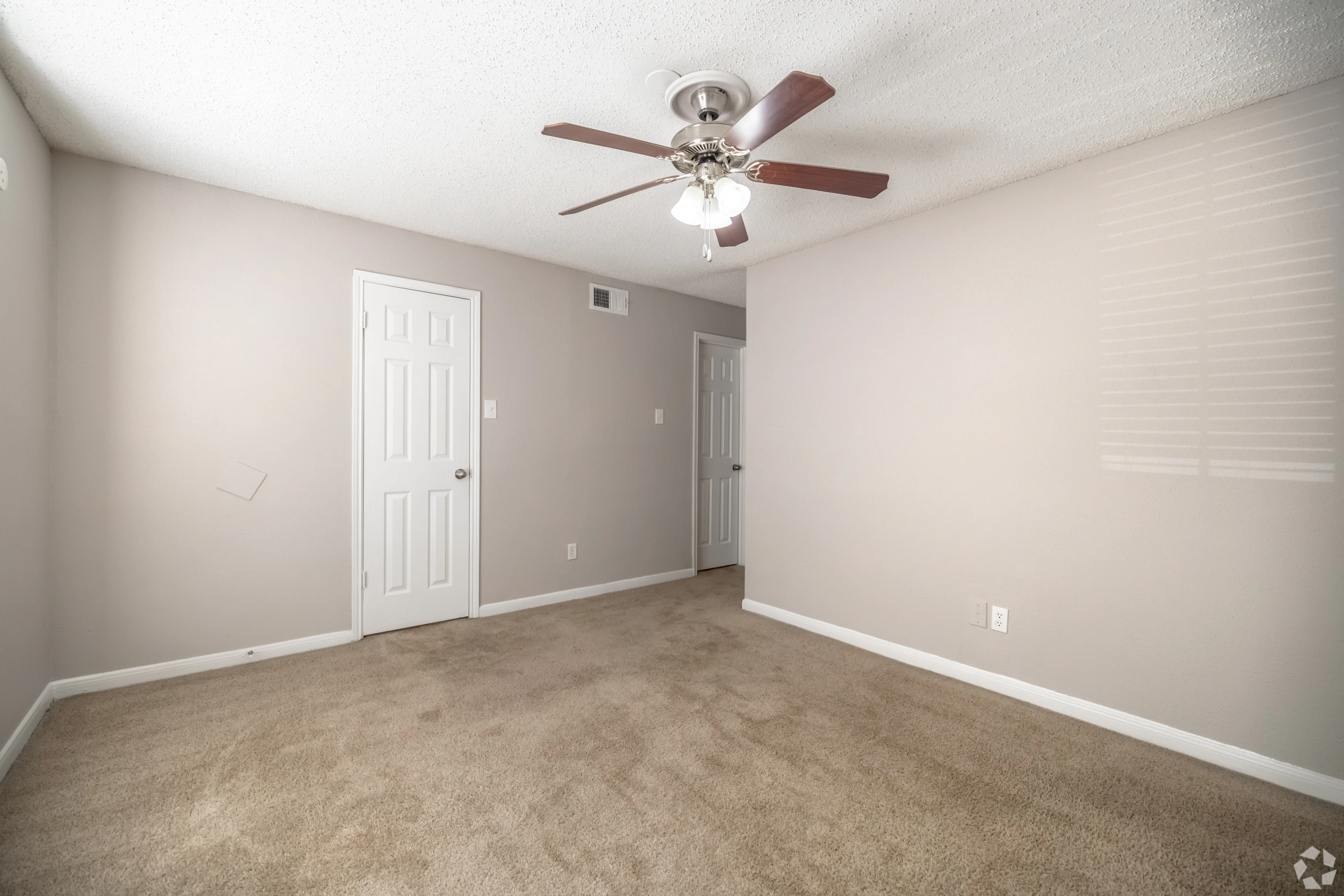 The Mansions of Shadowbriar apartment interior in West Houston, TX.