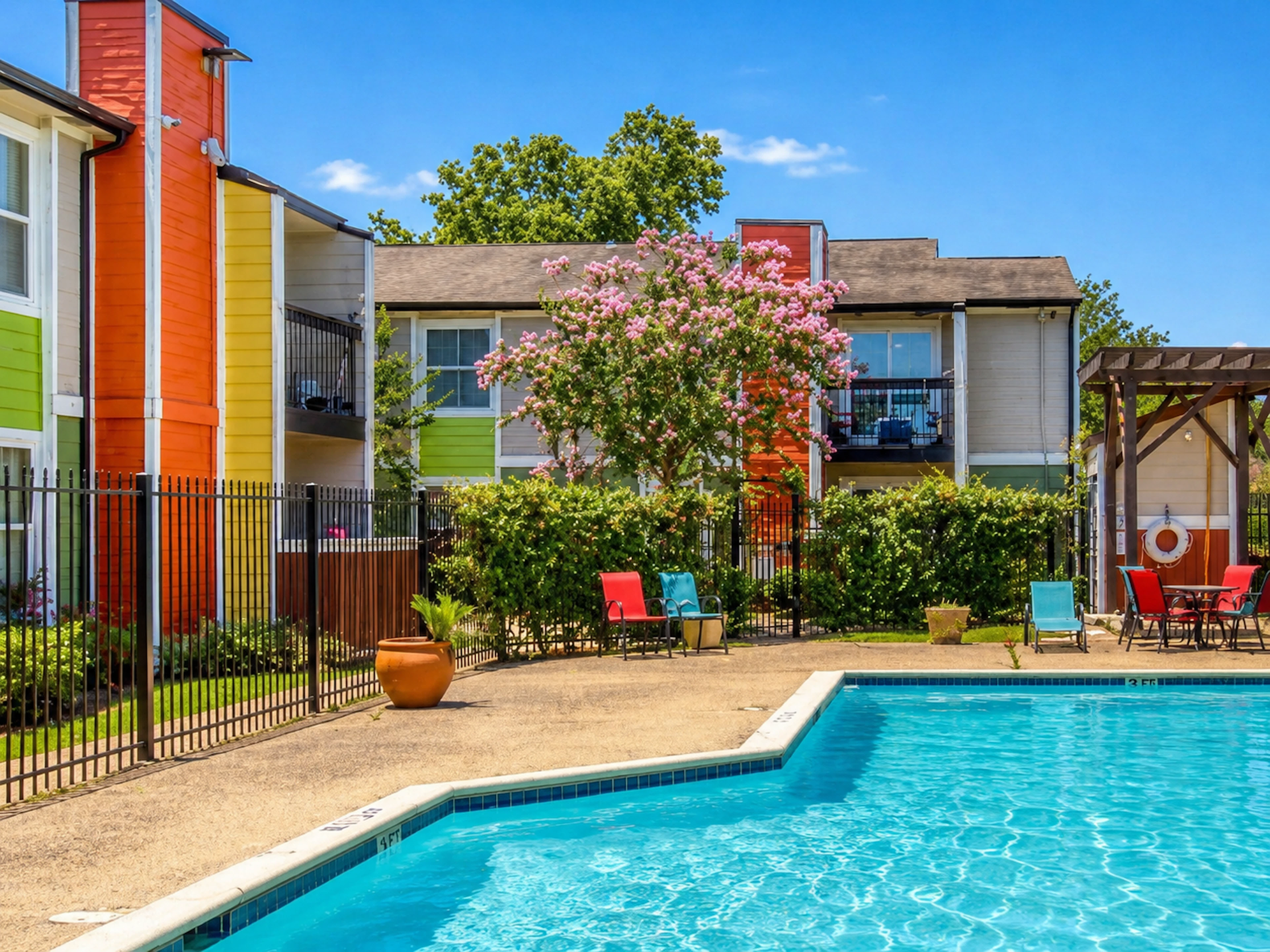 Walnut Creek apartment community in Houston, TX.