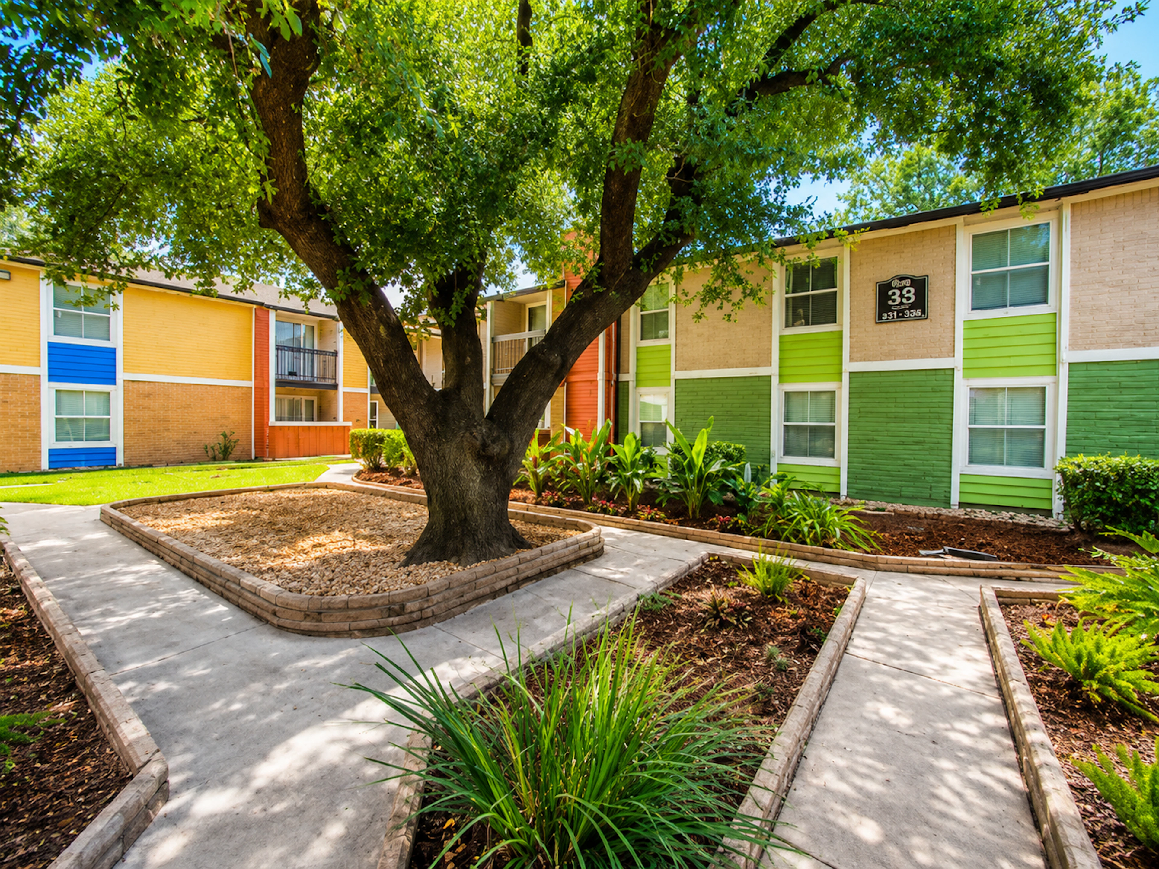 Walnut Creek community grounds in Houston, TX.