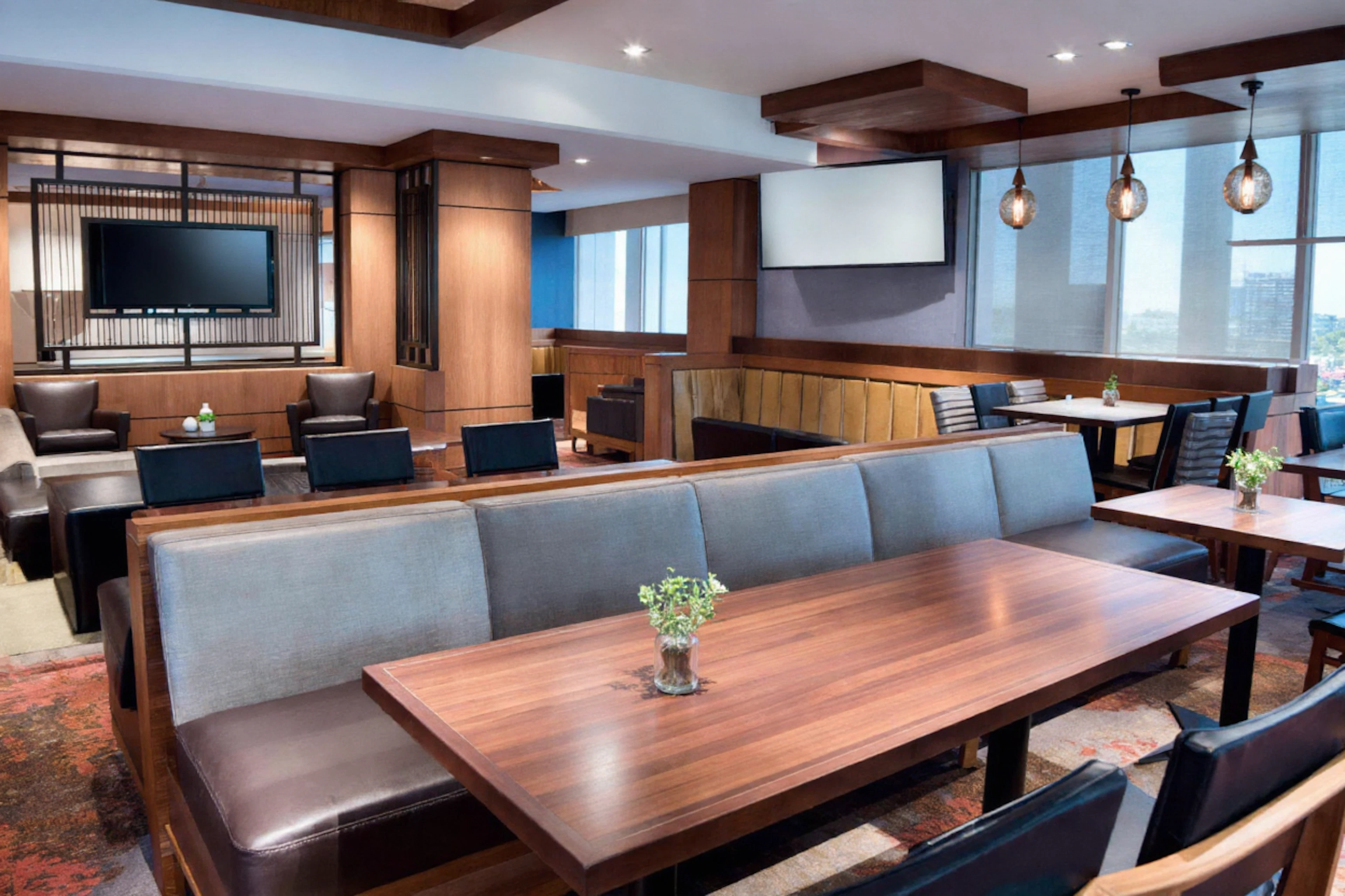 Republic Grill and Republic Lounge inside the Houston Marriott Westchase — Southwestern plates by day, hand-crafted cocktails at the lounge after work — a nearly-on-the-block dinner and happy-hour option for the Richmond/Briarpark corridor.